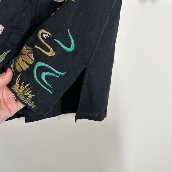 Johnny Was Maisie Easy V Neck Top Womens Size M Heavily Embroidered Linen Boho - Picture 8 of 11